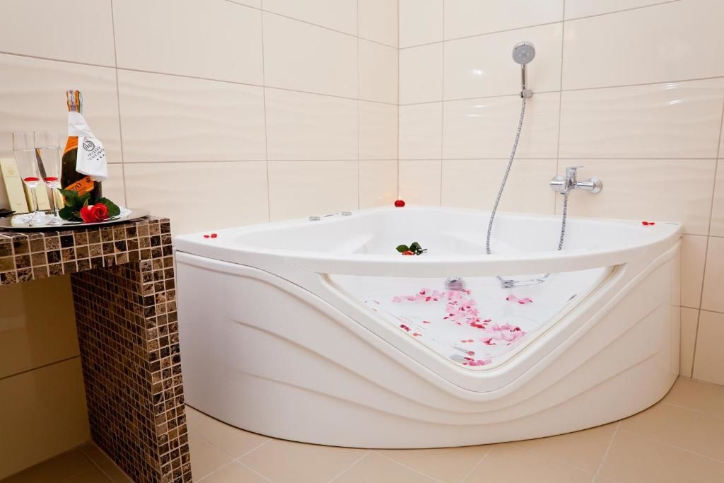 Отель Hotel Wellness & Spa Nowy Dwór Жешув-59